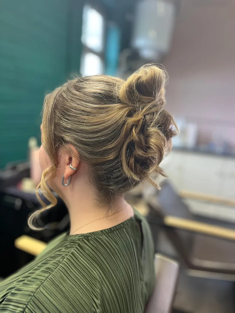 Knipbehandeling uit het AllWays Hair portfolio